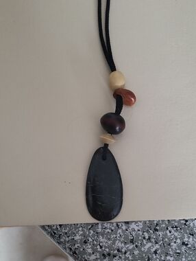 Source Unknown Black and Brown Beaded Pendant Necklace 19" In Lenth Adjustable
